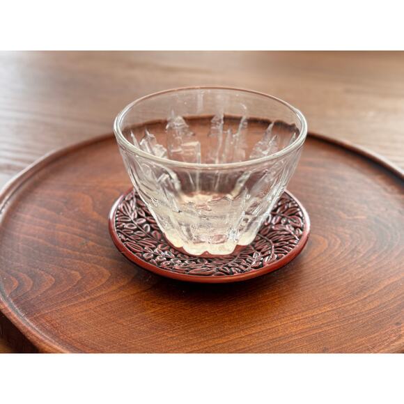 Vintage Japanese Red & Black Tea Saucers / Coasters, Foliage Motif (Set of 5) - Picture 4 of 9